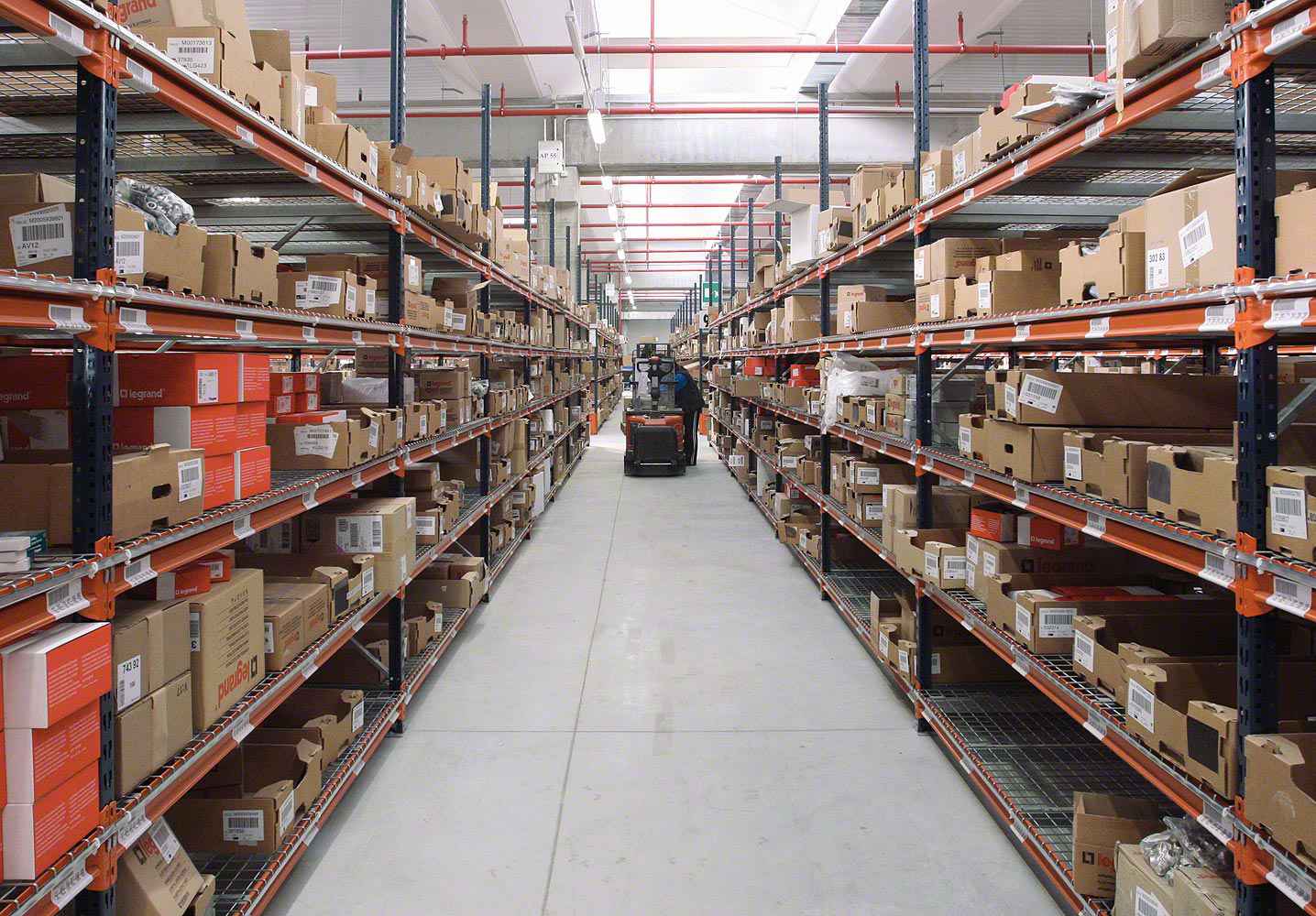 开云手机入口官方网站-开云(中国)智慧安全用电-仓库库房方案